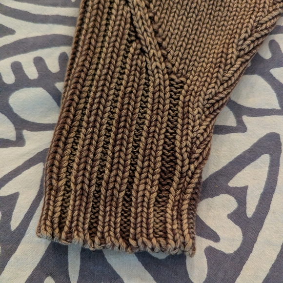 Women's Vintage Brown Cable Knit Sweater - Picture 6 of 13